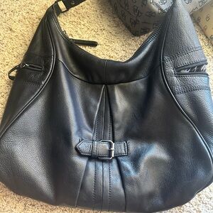 Perlina black purse